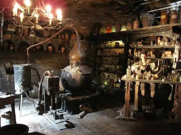 قدیمی ترین کارخانه عطرسازی جهان